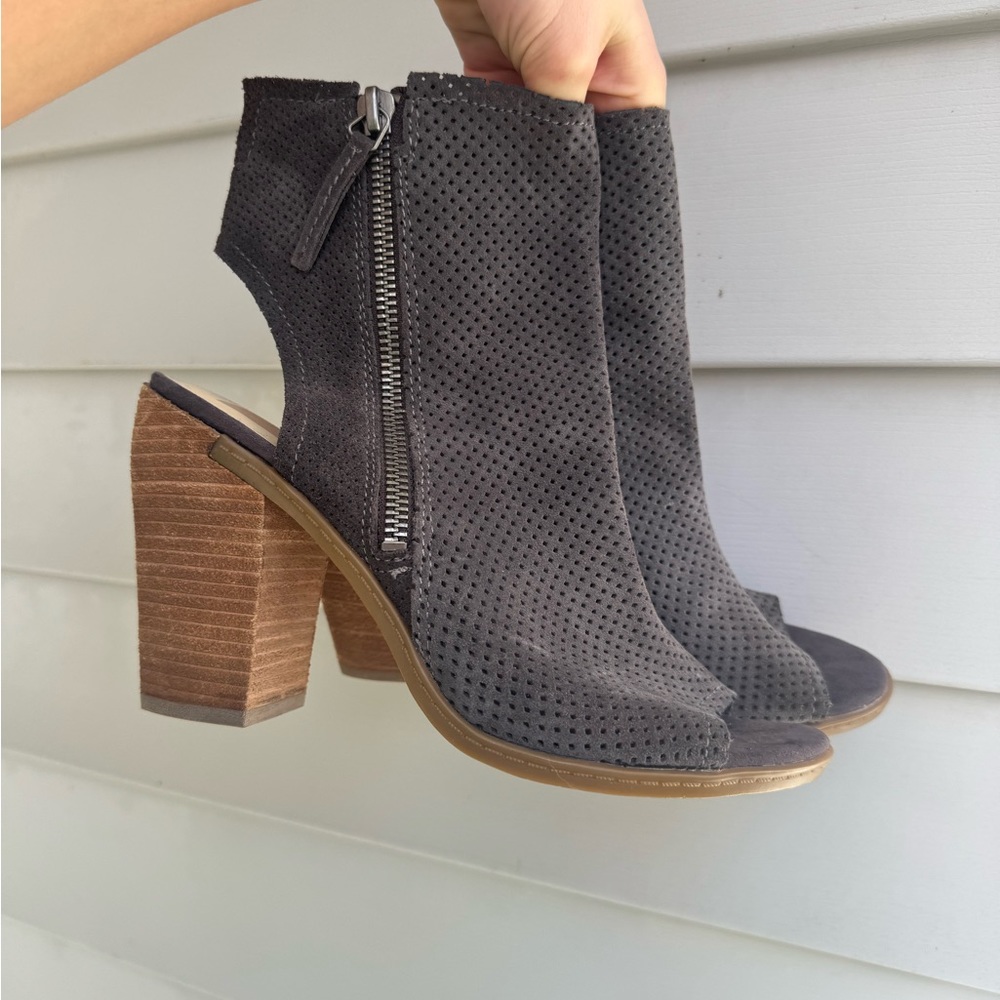 Dolce Vita Black Chunky Heel Peep-Toe Shoes